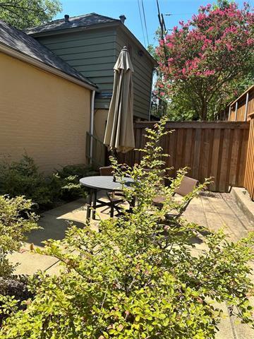 Building Photo - 821 Newell Ave