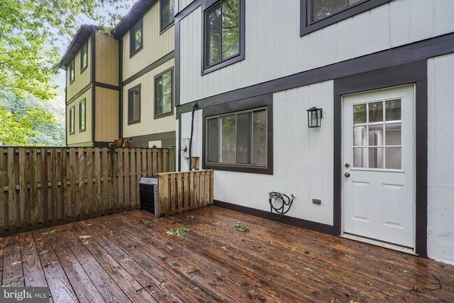Building Photo - 5863 Jackson Oak Ct