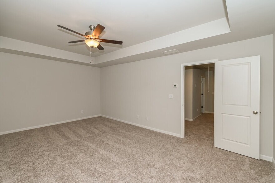 Building Photo - 1065 Shadow Glen Dr