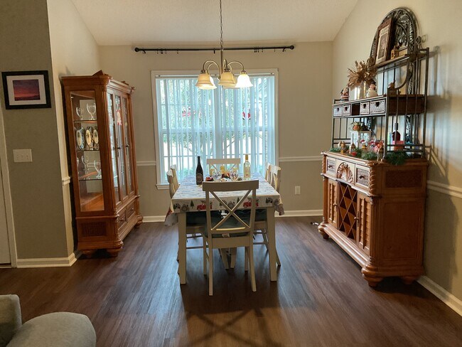 Building Photo - 183 Talon Dr