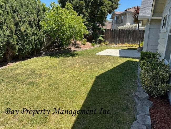 Building Photo - Nicely Updated 3 bedroom, 2 bath Home in t...