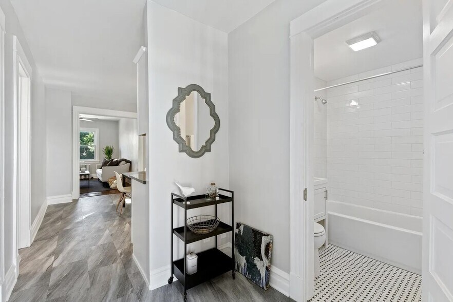 Building Photo - 2516 N Central Park Ave