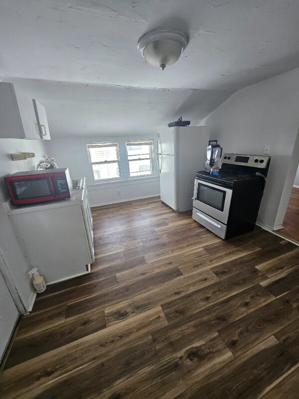 Building Photo - 3209 Saratoga Ave