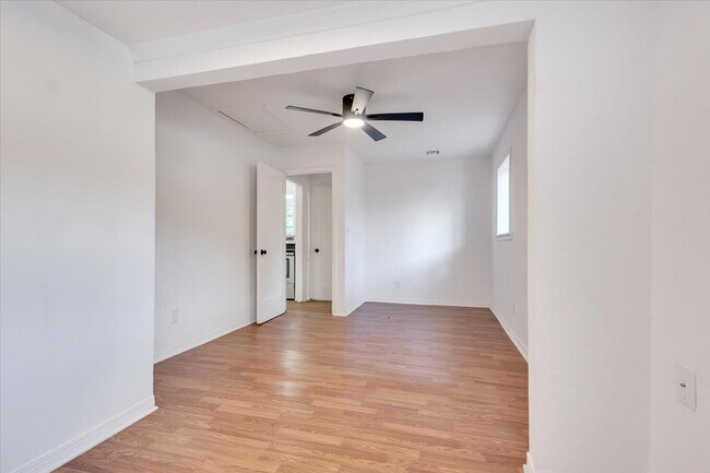 Building Photo - 2116 Andover Ct
