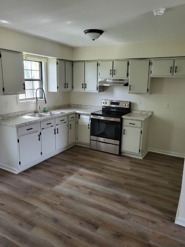 Building Photo - "Charming 3-Bed Home with Cozy 982 Sq. Ft. Living Space on Smith Avenue, Trumann!"