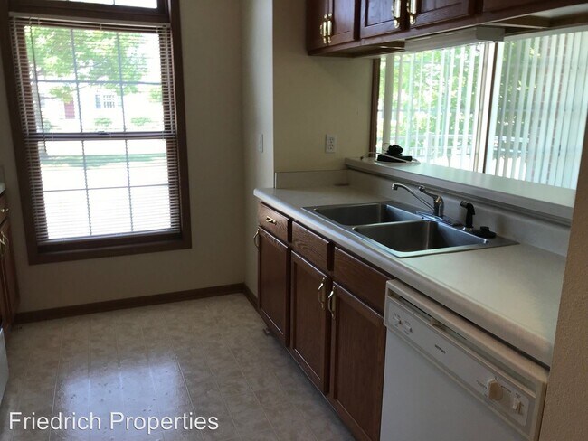 Building Photo - 2604 Stange Rd