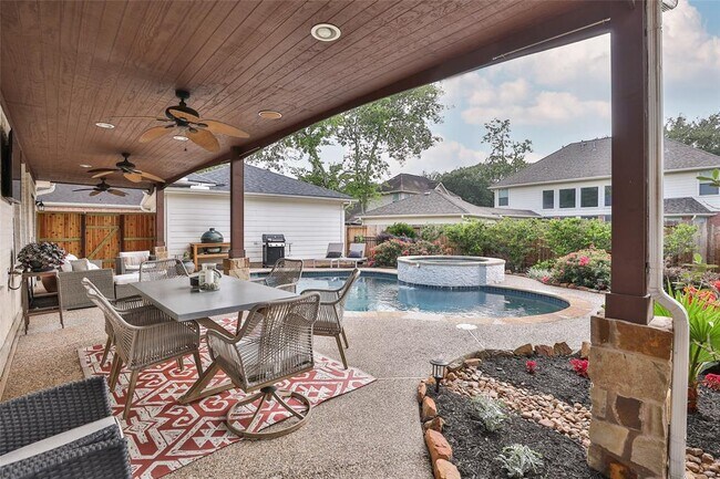 Building Photo - 3231 Oak Bough