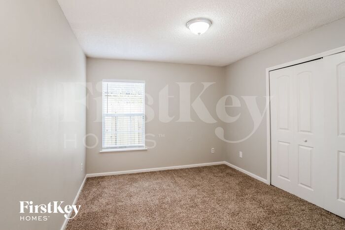 Building Photo - 12241 Pebble Point Dr W