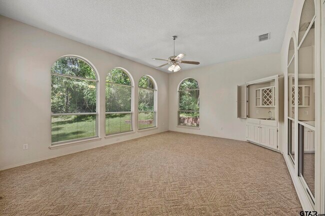 Building Photo - 11933 White Deer Trail