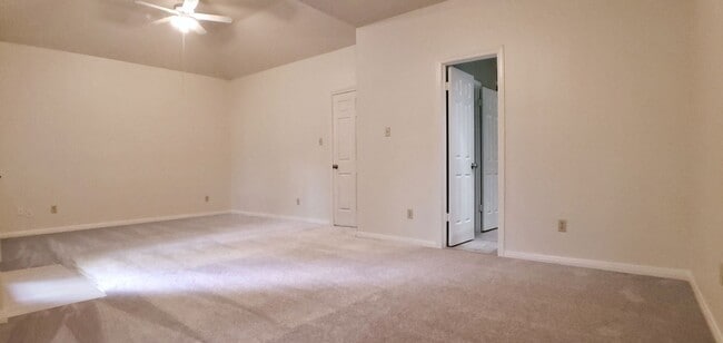 Building Photo - 6607 Tournament Dr