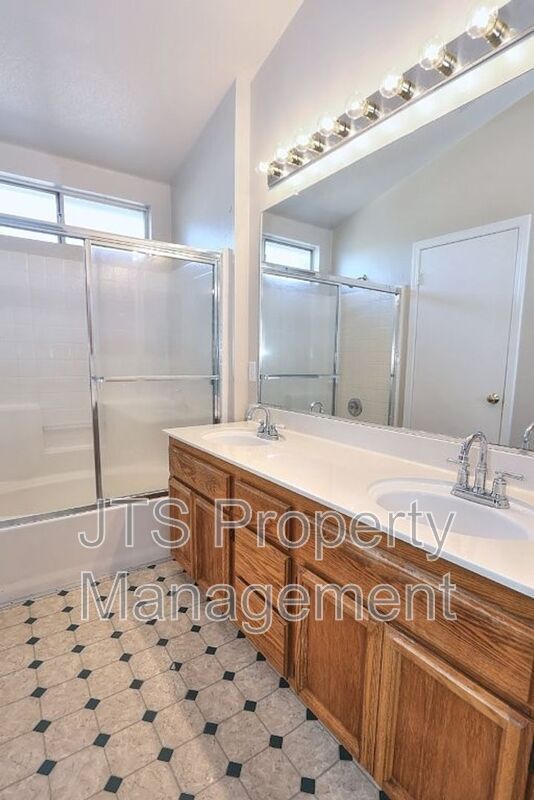 Building Photo - 6620 Verandah Ct