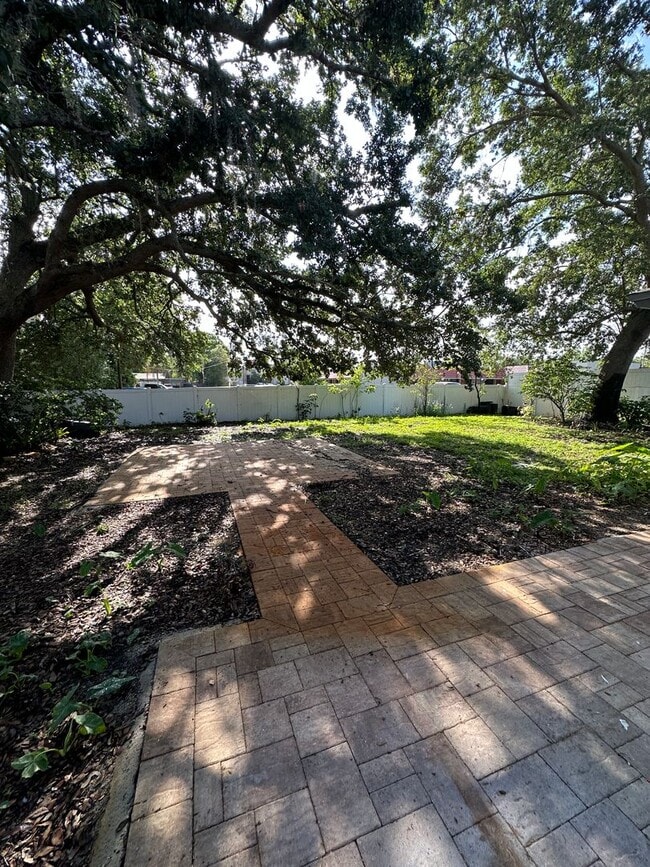 Building Photo - 4959 Tangerine Ave