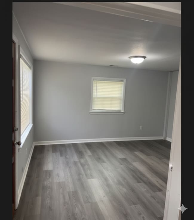 Building Photo - 1904 Lincoln St