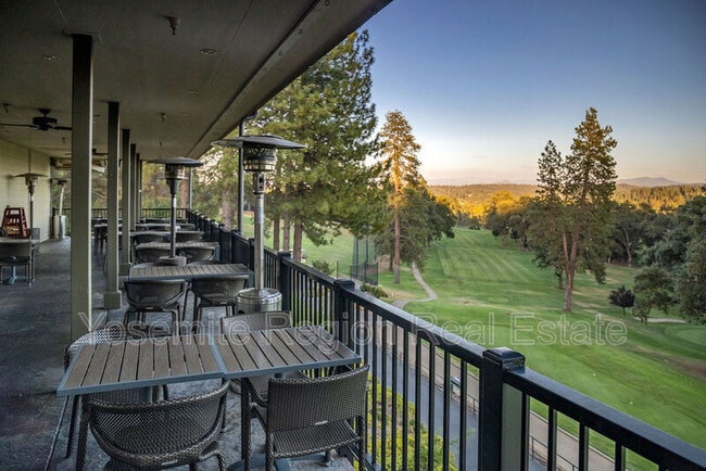 Building Photo - 20415 Pine Mountain Dr