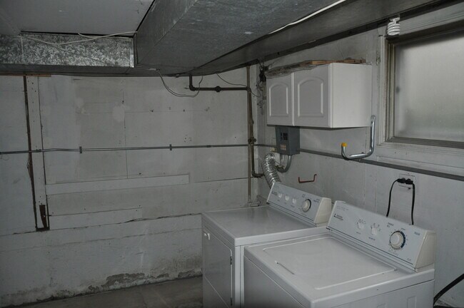 Building Photo - 504 Michael Manor