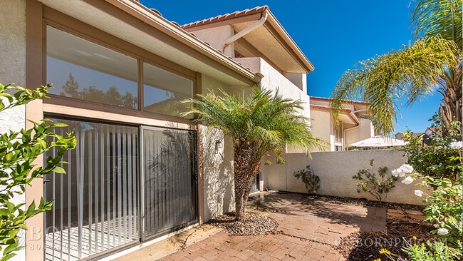 Building Photo - 3724 San Vincente Ct
