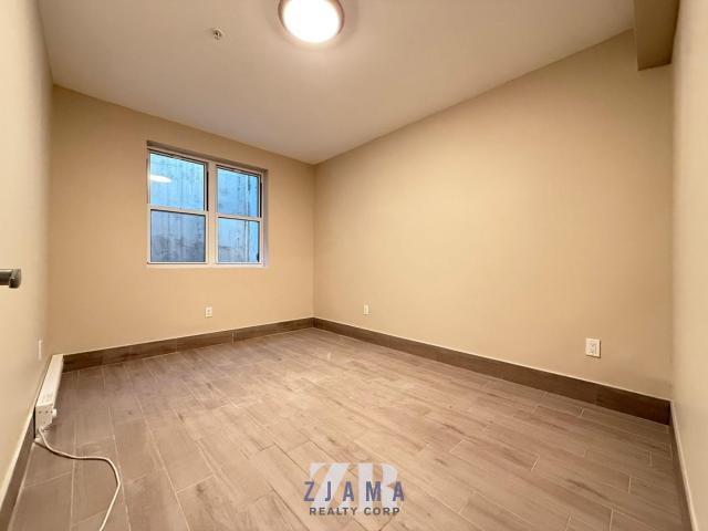 Building Photo - 3 bedroom in BROOKLYN NY 11205