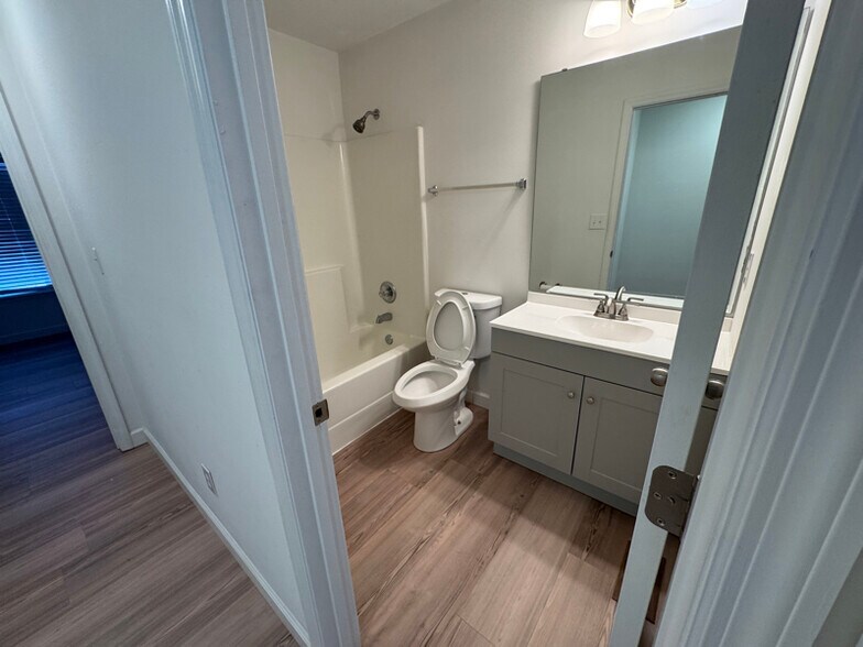 Building Photo - 819 Navajo Trail