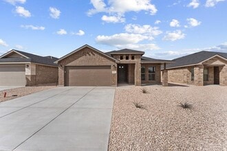 Building Photo - 2033 Gulf Pr Ln