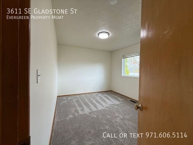 Building Photo - 3611 SE Gladstone St