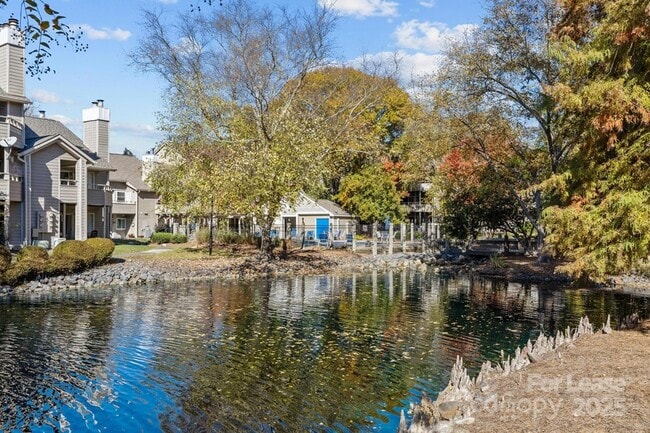 Building Photo - 2505 Stockbridge Dr