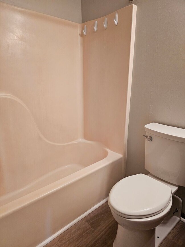 Building Photo - One Bedroom Downtown