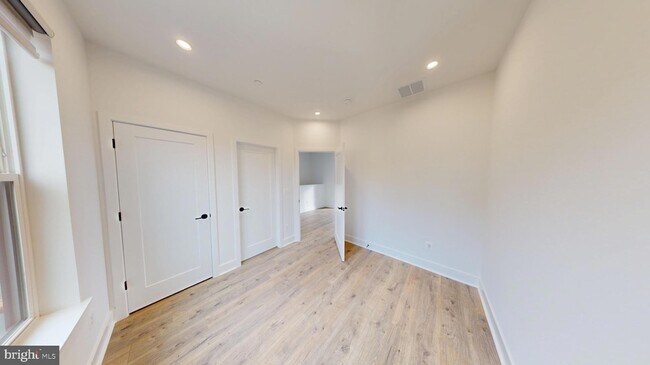 Building Photo - 5617 Vermillion Cir