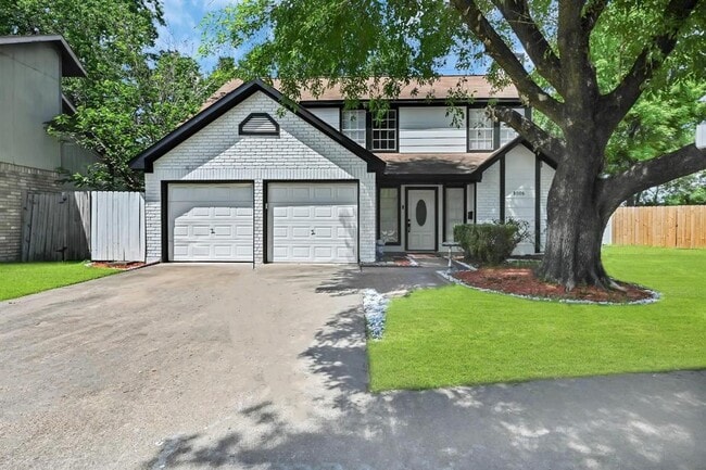 Primary Photo - 8006 Summer Trail Dr