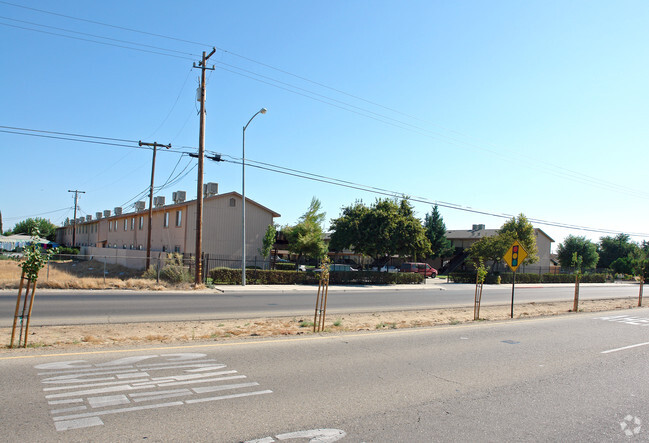 Building Photo - Manning Plaza