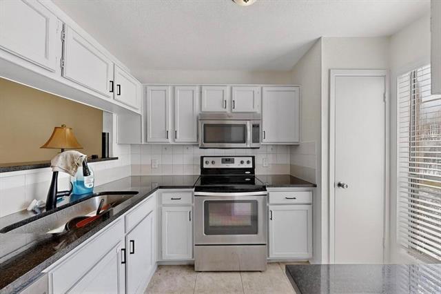 Building Photo - 2500 E Park Blvd