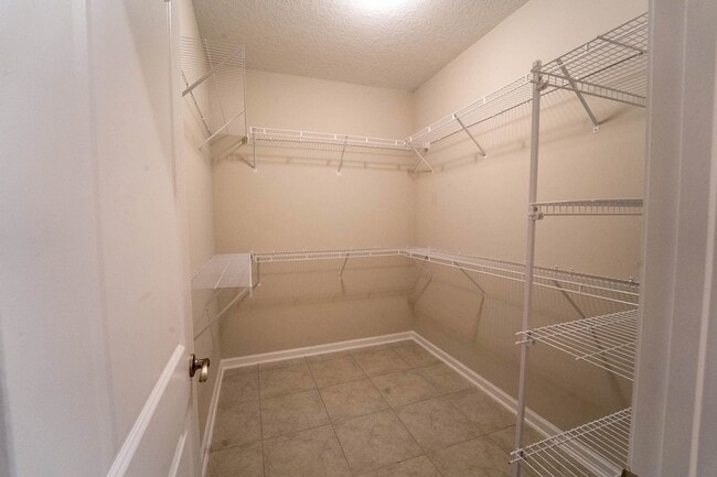 Building Photo - 298 Modesto Dr