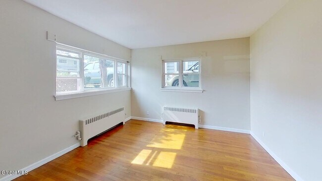 Building Photo - 31 Parkwood St