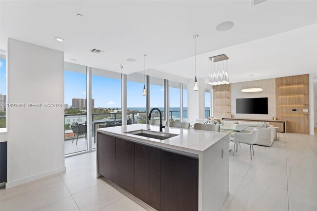 Building Photo - 2200 N Ocean Blvd