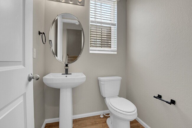 Building Photo - $2,600.00, 3 bedroom, 2.5 bathroom located...
