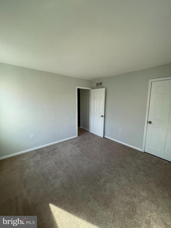 Building Photo - 21 Winard Cir