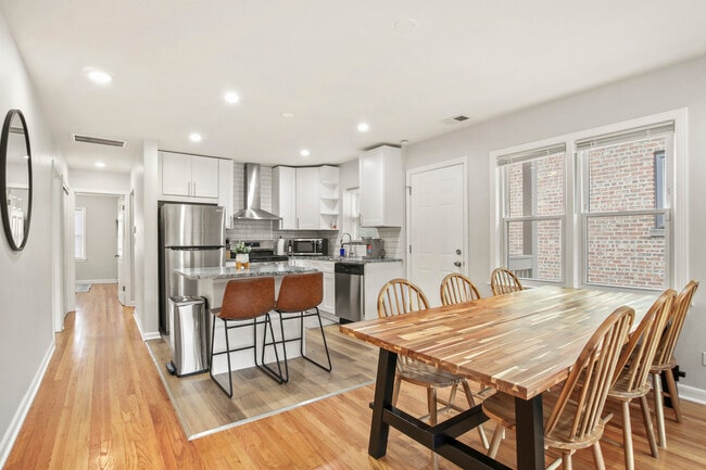 Building Photo - 236 Callan Ave