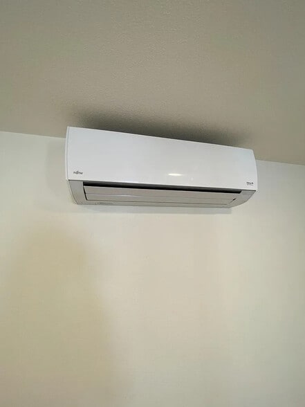 Building Photo - 732 Cedar Ave