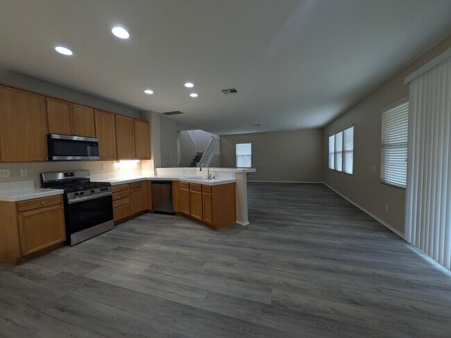 Building Photo - Beautiful 3 bedroom home