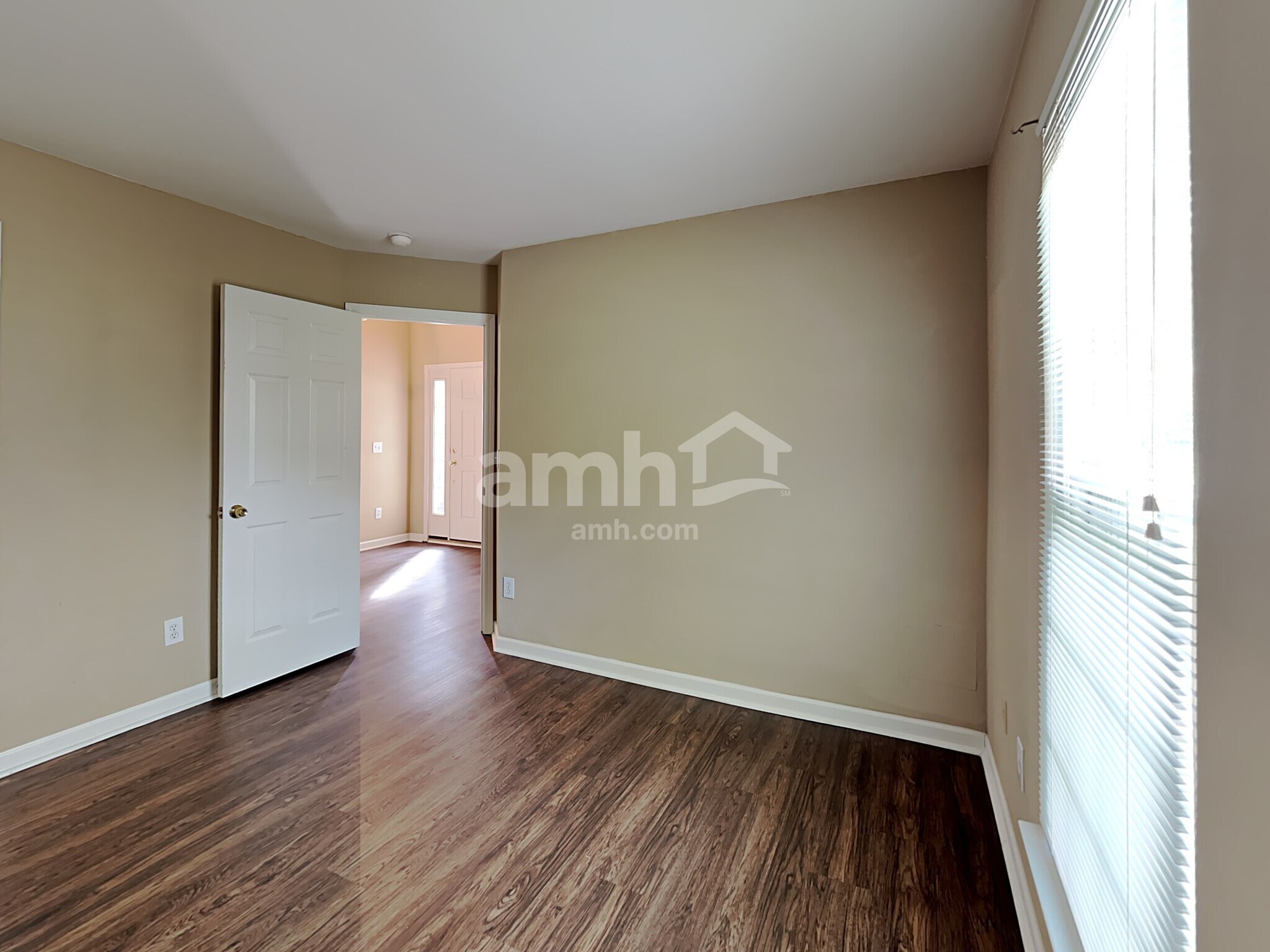Building Photo - 127 Bathurst Ln