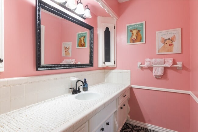 Building Photo - 13418 Paradise Valley Dr