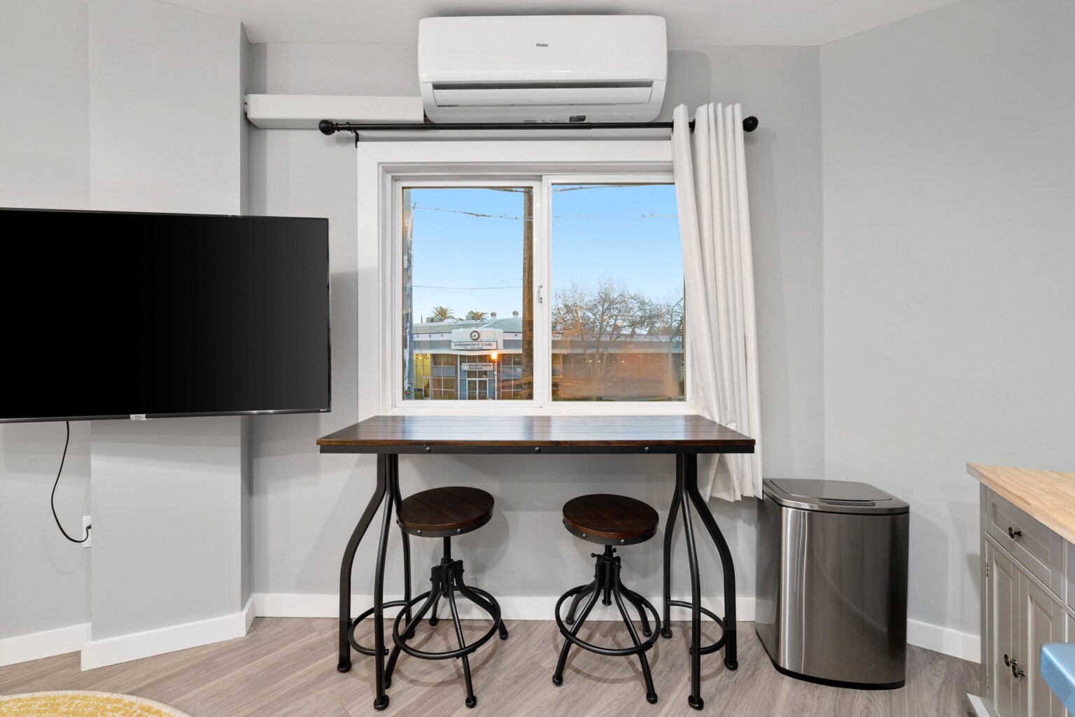 Building Photo - 3228 Broadway