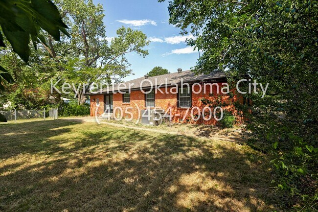 Building Photo - 1524 Rowena Ln