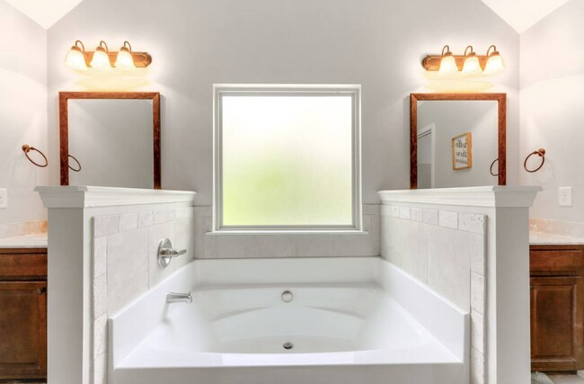 Building Photo - 135 Ravens Landing