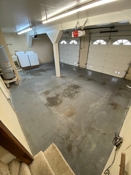 Garage & Laundry - 258 Canterbury Ave