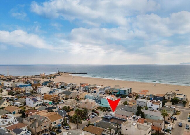 Located just a few houses from the beach - 121 Hollywood Ave