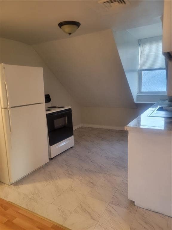 Building Photo - 23 Young St