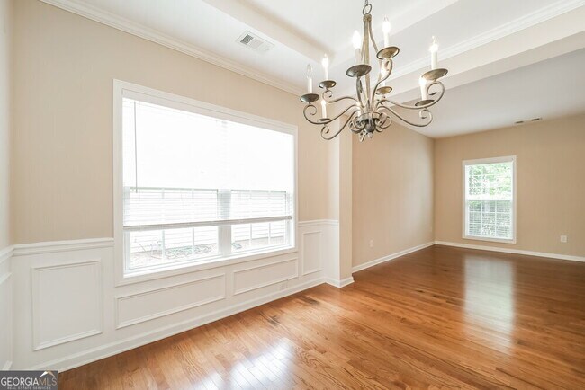 Building Photo - 529 Crestmont Ln