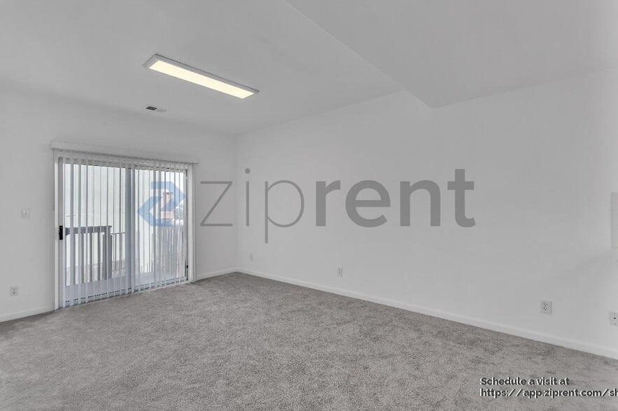 Building Photo - 609 Cambridge St