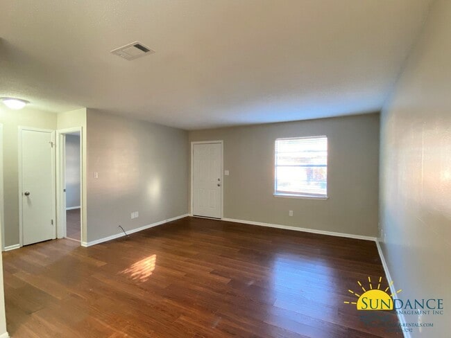 Building Photo - Great 2 Bedroom Unit in Fort Walton Beach