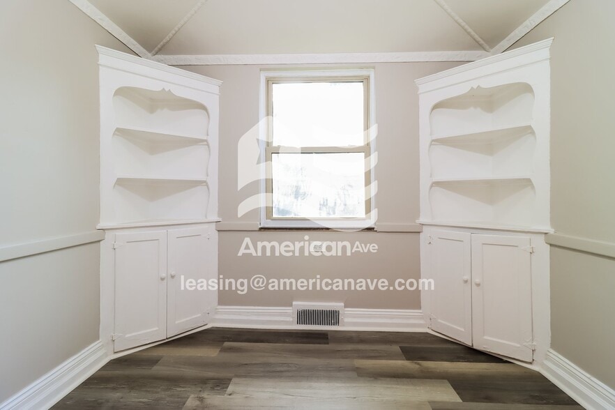 Building Photo - 14350 Rutherford St